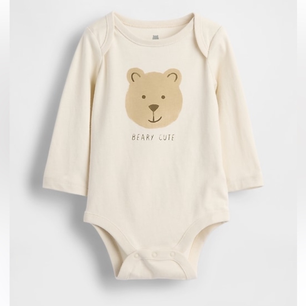 BUNDLE 5 bodysuit NWOT Cream Baby Bodysuit with Bear Graphic. 3-6m